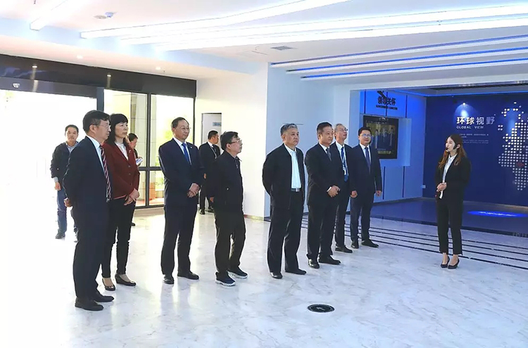 多项技术获肯定！民建中央专职副主席吴晓青一行视察S36沙龙官网