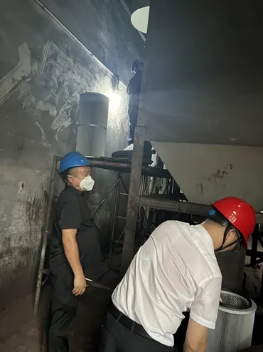 一线党旗红 ▏S36沙龙官网装备事业部党员突击队两天极限挑战 铸就品牌之光
