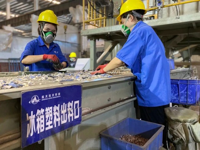 一线党旗红 | S36沙龙官网株凯生产制造党员突击队：严把质量关 冲刺年度目标